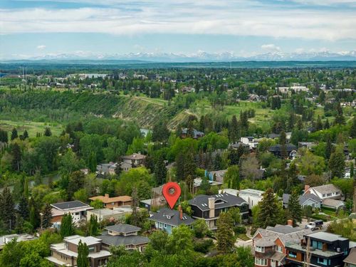 1017 38 Ave Sw, Calgary, AB, T2T2J3 | Card Image