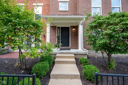 9560 Oakley Dr, Indianapolis, IN, 46260-1325 | Card Image