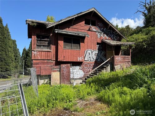 3804 23rd Ave Sw, Seattle, WA, 98106-1123 | Card Image