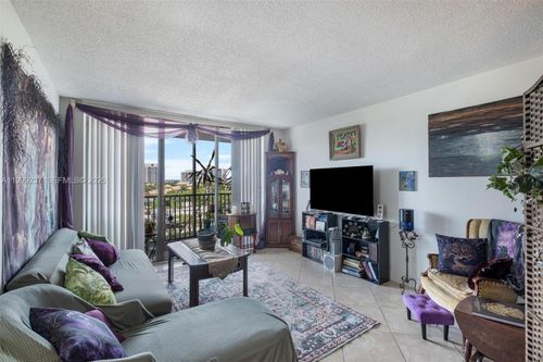 apt-619-3475 N Country Club Dr, Aventura, FL, 33180-1779 | Card Image
