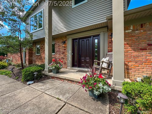 6907 W Knollwood, West Bloomfield, MI, 48322-3966 | Card Image
