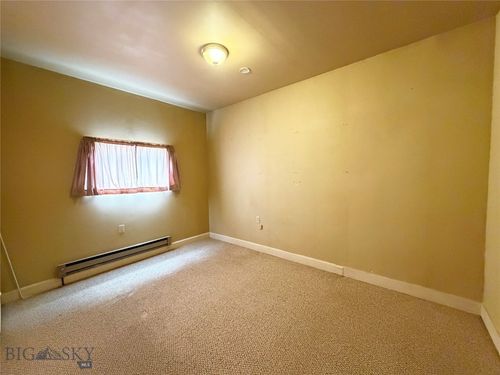 935/939 S Main, Butte, MT, 59701 | Card Image