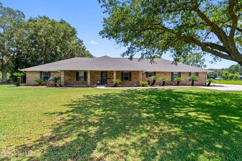 19085 Commission Rd, Long Beach, MS, 39560-2309 | Card Image