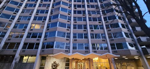 809-555 W Cornelia Ave, Chicago, IL, 60657-2723 | Card Image