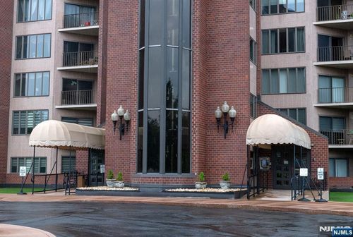 1360 Hamburg Tpke, Wayne, NJ, 07470-4037 | Card Image