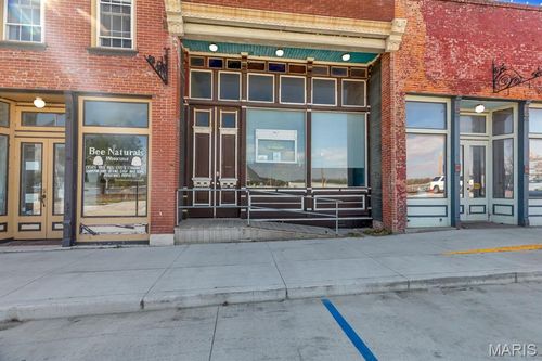 105 N 1st St, Clarksville, MO, 63336 | Card Image