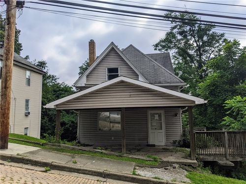 242 Seneca St, Turtle Creek, PA, 15145-2027 | Card Image