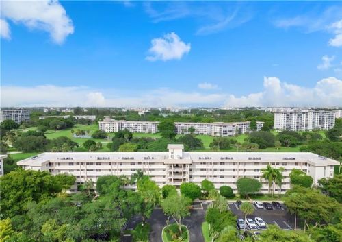 507-3900 Oaks Clubhouse Dr, Pompano Beach, FL, 33069-3669 | Card Image