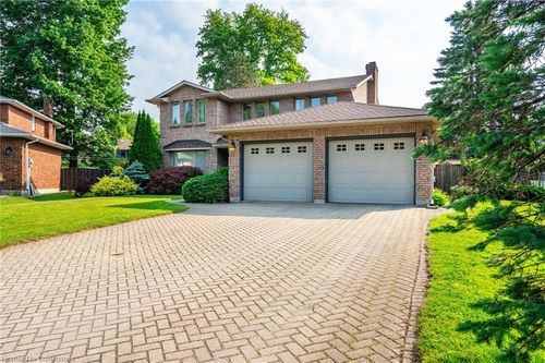 15 Cynthia Crt, Fonthill, ON, L0S1E1 | Card Image