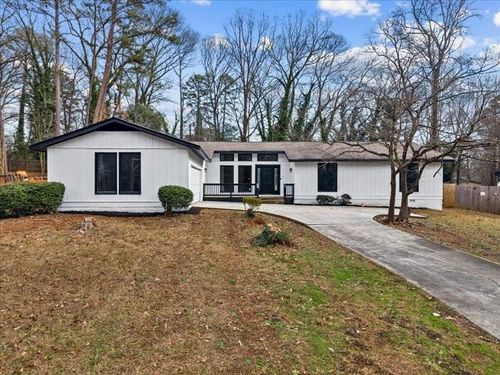 5419 Fieldgreen Dr, Stone Mountain, GA, 30088-2813 | Card Image