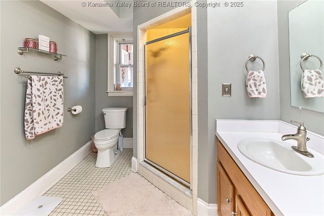 APT-231 - 1313 Lee St E, Condo with 2 bedrooms, 2 bathrooms and null parking in Charleston WV | Image 27