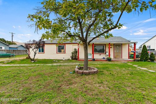 3808 2nd St, Union Gap, WA, 98903-2008 | Card Image