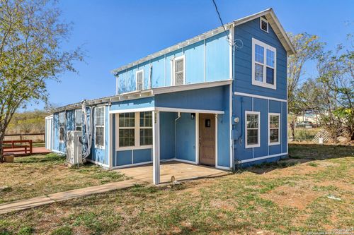 132 Renfro Dr, Devine, TX, 78016-2414 | Card Image