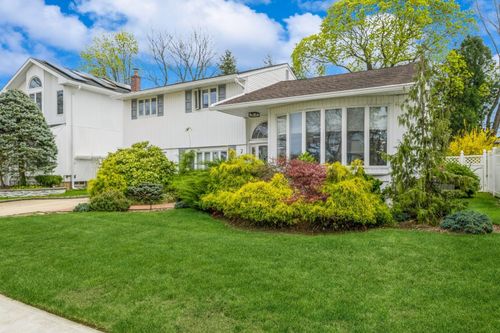 2332 Plymouth Pl, East Meadow, NY, 11554-1229 | Card Image
