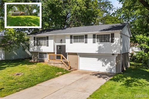 332 Sumter Dr, Belleville, IL, 62221-5748 | Card Image