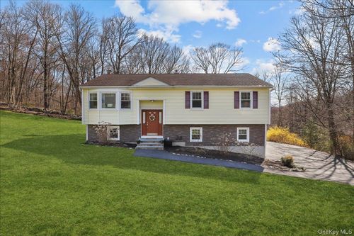 104 Carey St, Mahopac, NY, 10541-1945 | Card Image