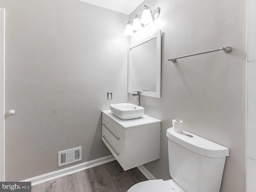 Residential Lease in BURLINGTON 5