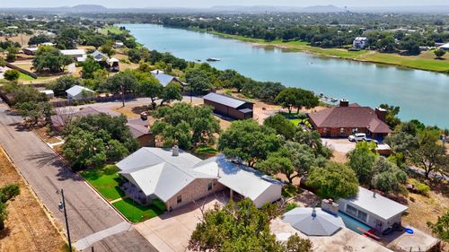 204 Sunset St, Llano, TX, 78643-1138 | Card Image