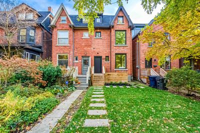 195 Albany Ave, Home with 3 bedrooms, 6 bathrooms and null parking in Toronto ON | Image 1