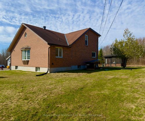 799 Maple Hill Rd, Powassan, ON, P0H1Z0 | Card Image