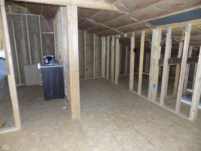 Sitting Area, Bathroom, & Closets/Storage | Image 14