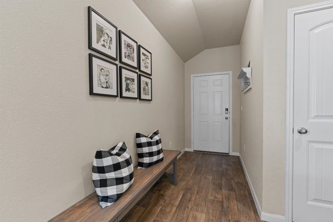 3402 Tilmon Ln, House other with 3 bedrooms, 2 bathrooms and 4 parking in Austin TX | Image 4