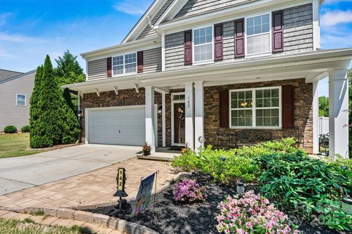 142 Wellshire St, Mooresville, NC, 28115-3670 | Card Image