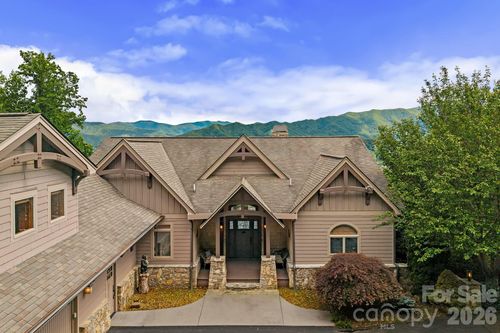 241 Glen Eagle Dr, Waynesville, NC, 28786-8209 | Card Image