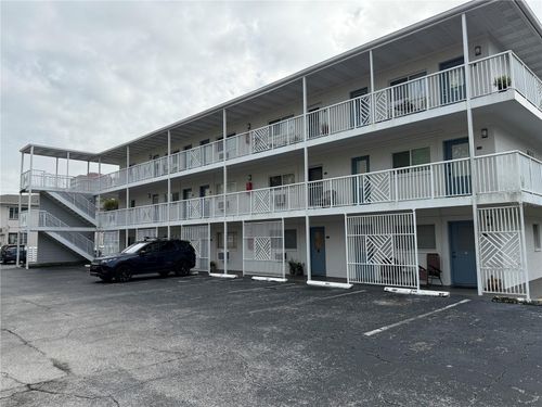 apt-220-320 Lakeview St, ORLANDO, FL, 32804-6828 | Card Image