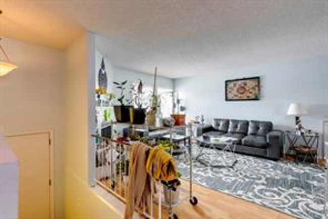 9611 24 St Sw, House detached with 5 bedrooms, 2 bathrooms and 2 parking in Calgary AB | Image 4