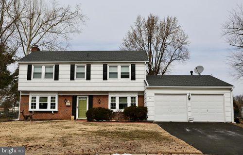 22 Tarpon Ct, Willingboro, NJ, 08046-3811 | Card Image