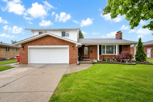 19402 Rockport St, Roseville, MI, 48066-4546 | Card Image
