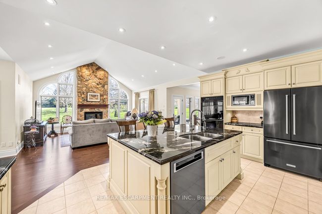 5029 Cedar Springs Crt, House other with 3 bedrooms, 3 bathrooms and 12 parking in Burlington ON | Image 18