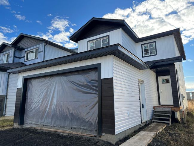 8845 85 A Ave, House detached with 3 bedrooms, 2 bathrooms and 4 parking in Grande Prairie AB | Image 2