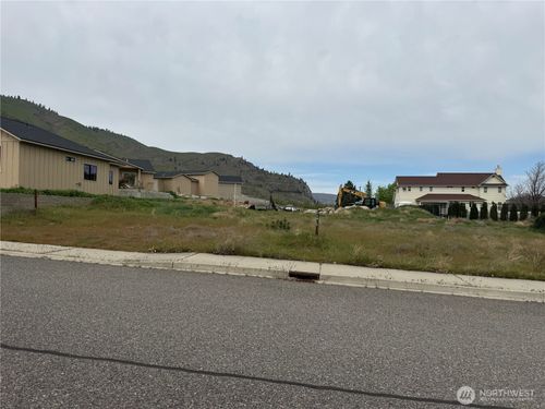 1027 Crest Loop, Entiat, WA, 98822 | Card Image