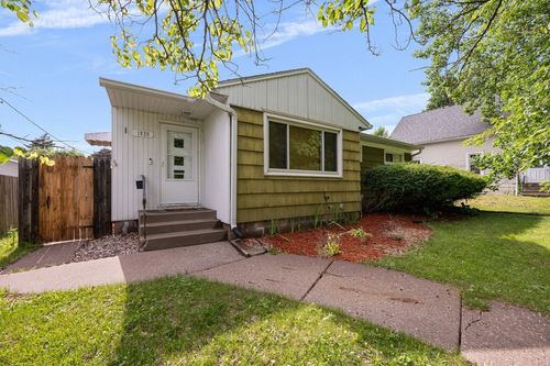 1826 40th St, Rock Island, IL, 61201-3852 | Card Image