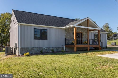 329 Crim Dr, STRASBURG, VA, 22657-2519 | Card Image