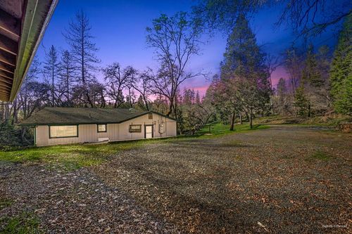 805 Country Rd, Meadow Vista, CA, 95722-9502 | Card Image