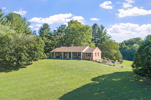 537 Blue Ridge Tpke, Fincastle, VA, 24090-4505 | Card Image