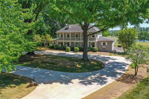 216 Juniper Cir, Bermuda Run, NC, 27006-8540 | Card Image