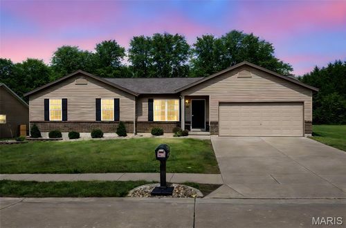 416 Fredricksburg Way, Wright City, MO, 63390-2135 | Card Image