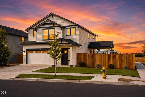 2513 Nw Upas Way, Redmond, OR, 97756-6231 | Card Image
