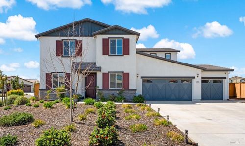 1685 Blossom Way, Dixon, CA, 95620-3914 | Card Image