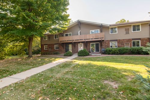 15811137 Legend Ave, Germantown, WI, 53022-4053 | Card Image
