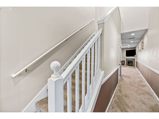 1972 Adelman Loop, House other with 3 bedrooms, 3 bathrooms and 2 parking in Eugene OR | Image 15
