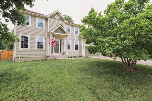 223 W Colleen Ct, Gardner, KS, 66030-1900 | Card Image