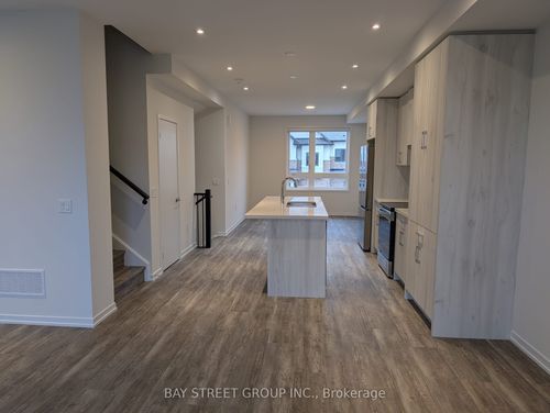 23 Helmkay Avenue, Richmond Hill, ON, L4E3R4 | Card Image