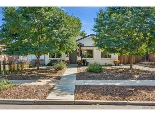 3060 Clermont St, Denver, CO, 80207-2640 | Card Image