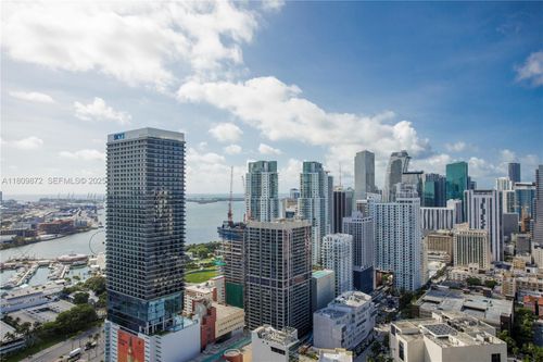 3907-601 Ne 1st St, Miami, FL, 33132-2470 | Card Image