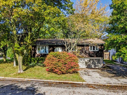 2063 Water'S Edge Dr, Oakville, ON, L6L1A3 | Card Image